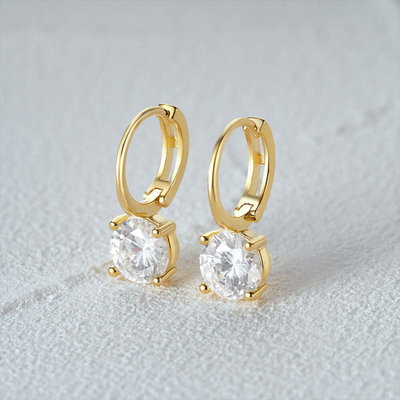 925 สตอร์ลิ่ง เงินมาถึง 18K ทอง Plated Solitaire สีขาว Cubic Zircon Huggies หูหู