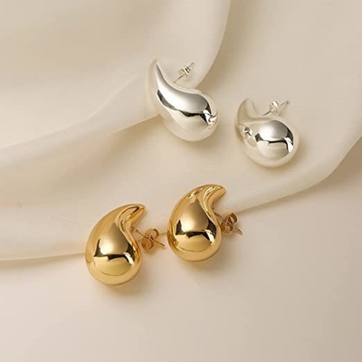 โลโก้ที่กําหนดเอง 18K ทองคํา Plated Teardrop Hollow Stud หูข้อมือสําหรับเด็กผู้หญิง งานประดับ