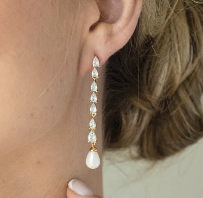 ECO Friendly Bridal Pearl Drop Earrings 18K Gold Teardrop Bridal Earrings ผ้าใบทอง 18K ทองแท้