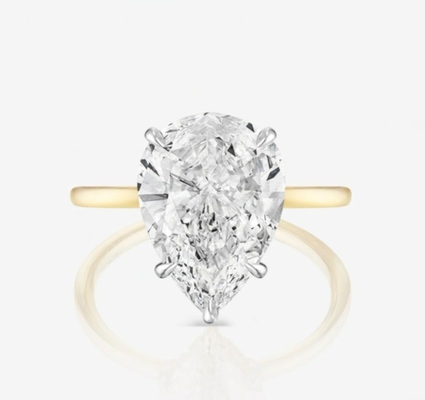 ฐานสีขาวลูกกลอง Zircon Pear Cut Solitaire 925 สตอร์ลิงเงินแหวนแต่งงาน