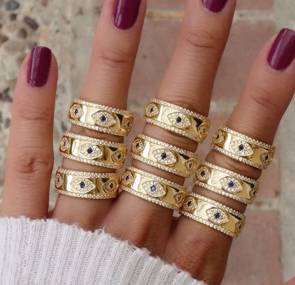 สีฟ้า ซาฟิเรีย สีขาว CZ ตาผู้หญิง วงดนตรีนิรันดร์ ทองแดง Eternity Ring สําหรับผู้หญิง