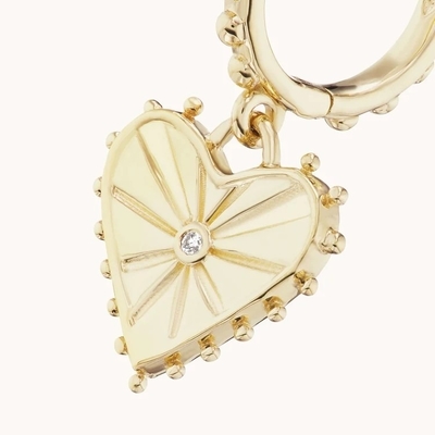 14K ทองคํา Plated Dangle Drop หัวใจ Huggies หูหูสําหรับผู้หญิงเป็น 925 สเตอร์ลิงเงิน