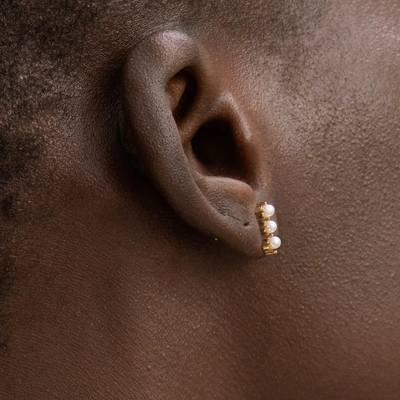 18K ทองคํา Plating Pearl Stud หูข้อมือ สตอร์ลิ่งเงินกับโลโก้ที่กําหนดเอง