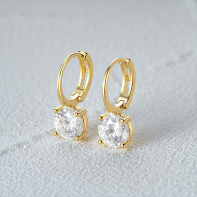 925 สตอร์ลิ่ง เงินมาถึง 18K ทอง Plated Solitaire สีขาว Cubic Zircon Huggies หูหู