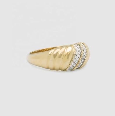 แพลตินาม Plating Round Brilliant Cut Diamond Dome Ring สําหรับผู้หญิง พระเครื่องยอดเยี่ยม OEM / ODM