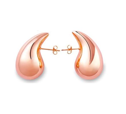โลโก้ที่กําหนดเอง 18K ทองคํา Plated Teardrop Hollow Stud หูข้อมือสําหรับเด็กผู้หญิง งานประดับ