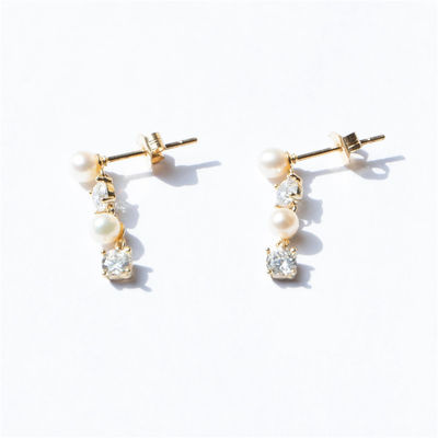 สีขาว CZ Pearl Drop Chain Earrings สําหรับผู้หญิงที่มีความซับซ้อน 925 เงินสเตอร์ลิง