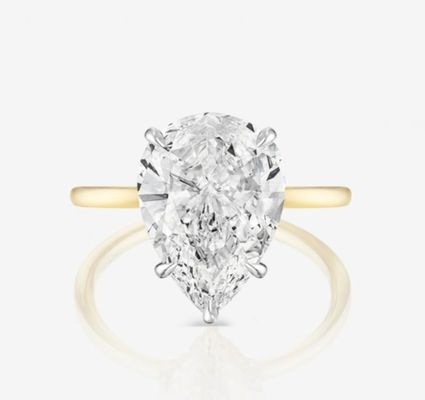 ฐานสีขาวลูกกลอง Zircon Pear Cut Solitaire 925 สตอร์ลิงเงินแหวนแต่งงาน