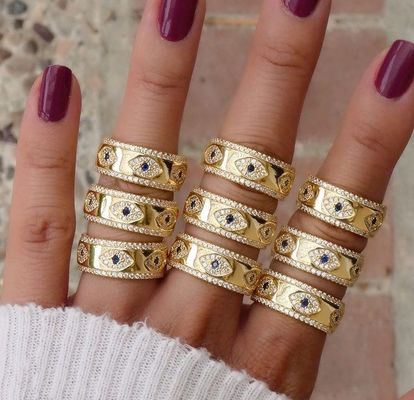 สีฟ้า ซาฟิเรีย สีขาว CZ ตาผู้หญิง วงดนตรีนิรันดร์ ทองแดง Eternity Ring สําหรับผู้หญิง