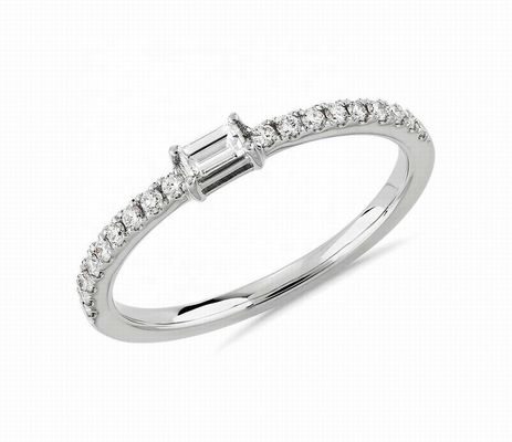 เครื่องประดับอร่อย แหวนเงินสเตอร์ลิ่ง 925 มีหินสีเขียวหรือสีขาว และทอง 18K