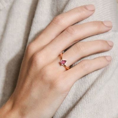 โรสทอง 925 สเตอร์ลิ่ง เงิน Pear Cut สีม่วง Sapphire กว้าง