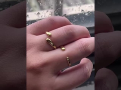 ผลิตด้วยมือจากเงินแท้ 925 สเตอร์ลิง อุปกรณ์เสริมชิ้นนี้ผสมผสานสไตล์ที่ประณีตเข้ากับความทนทาน